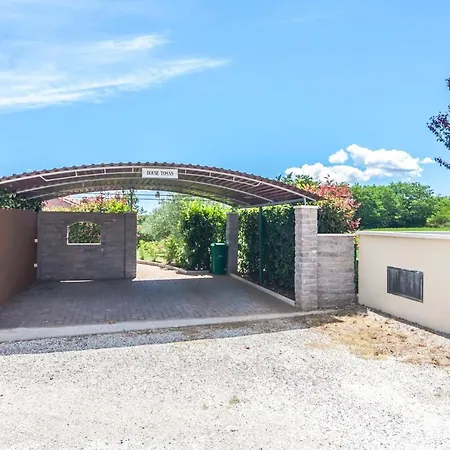 Villa House Tomas With Pool Near Pula, Istria, Istrien Marcana