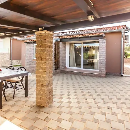 House Tomas With Pool Near Pula, Istria, Istrien Villa *